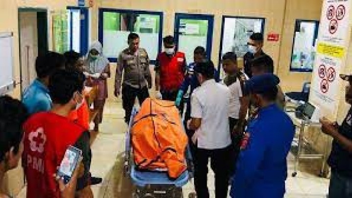 Di Pantai Maruf Amin Pariaman Ditemukan Mayat Perempuan Di Pantai Maruf Amin Pariaman Ditemukan Mayat Perempuan