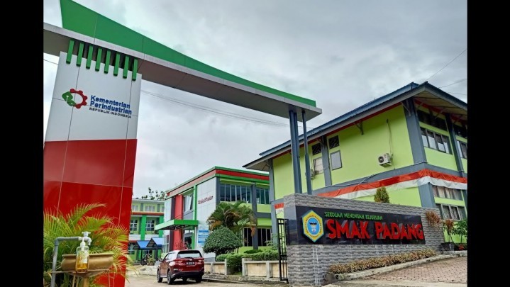 Nilai Akreditasi Tertinggi di Indonesia Disematkan pada SMK-SMAK Padang