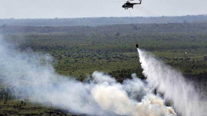 Tiga Helikopter Water Boombing dalam Proses Pengiriman ke Riau Tiga Helikopter Water Boombing dalam Proses Pengiriman ke Riau