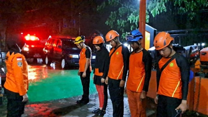 Mandi di Parit, Bocah Tiga Tahun Hanyut di Tunggul Hitam Padang
