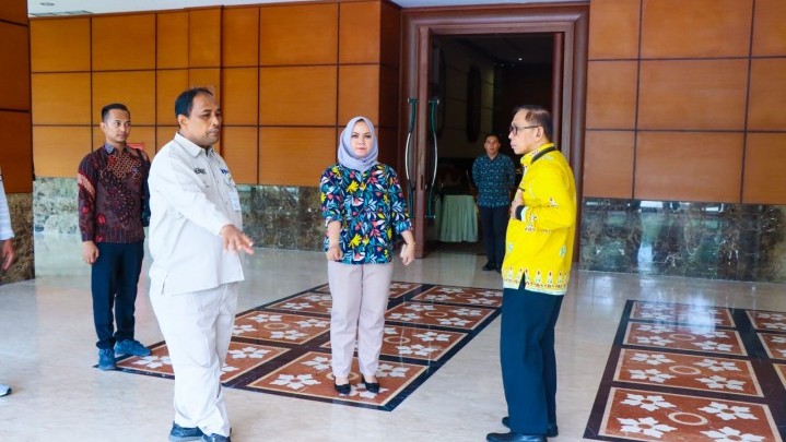 Sekda Azwan Mengaku Kampar Siap Sukseskan Peringatan HAKIN Nasional Sekda Azwan Mengaku Kampar Siap Sukseskan Peringatan HAKIN Nasional