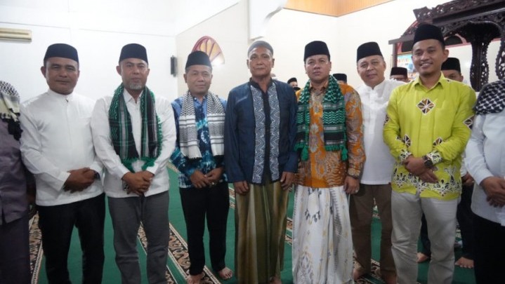 Umrah Gratis untuk Imam Masjid di Desa Kebun Lado Kuansing Umrah Gratis untuk Imam Masjid di Desa Kebun Lado Kuansing