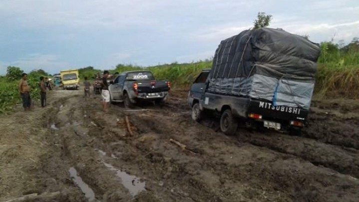 Pemprov Riau Mengaku Siapkan Anggaran Rp99 Miliar untuk Jalan Lintas Bono Pemprov Riau Mengaku Siapkan Anggaran Rp99 Miliar untuk Jalan Lintas Bono