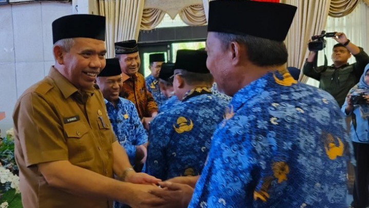 64 ASN Pemkab Kampar Berangkat Haji Tahun Ini 64 ASN Pemkab Kampar Berangkat Haji Tahun Ini