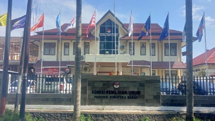 KPU Verifikasi Berkas 1.079 Bacaleg DPRD Sumbar KPU Verifikasi Berkas 1.079 Bacaleg DPRD Sumbar