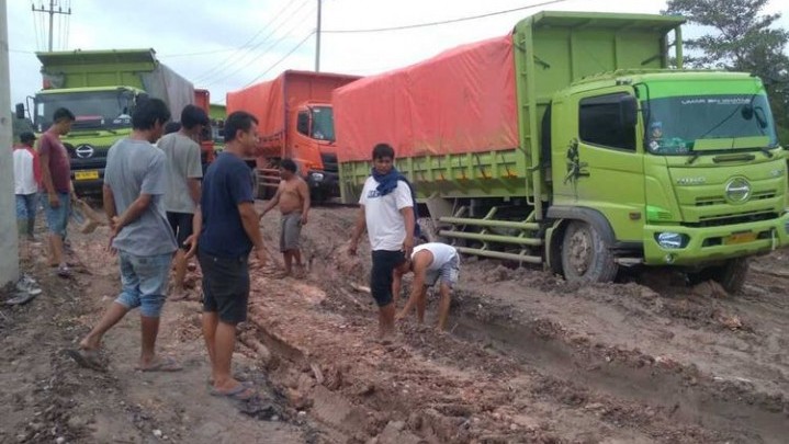 10 Ruas Jalan di Riau Telah Memenuhi Syarat Ditangani Kementerian PUPR 10 Ruas Jalan di Riau Telah Memenuhi Syarat Ditangani Kementerian PUPR