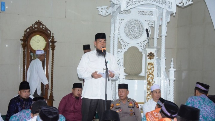 Bupati Bengkalis Lepas Keberangkatan Calon Jemaah Haji Bupati Bengkalis Lepas Keberangkatan Calon Jemaah Haji