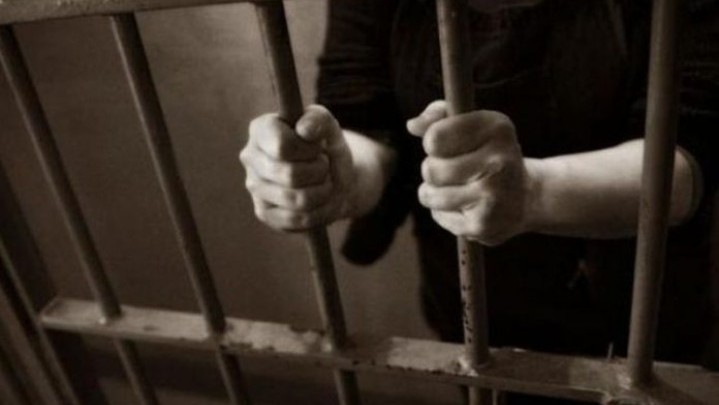 Polda Sumbar Tangkap Pria Angkut BBM Bersubsidi Tanpa Izin Polda Sumbar Tangkap Pria Angkut BBM Bersubsidi Tanpa Izin