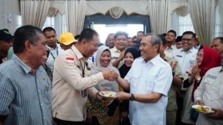 Gubri Lepas Kontingen Riau Menuju Penas Petani Nelayan XVII 2023
