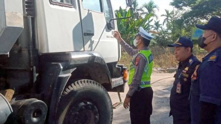 Razia ODOL dan KIR, Ratusan Truk di Kota Dumai Terjaring