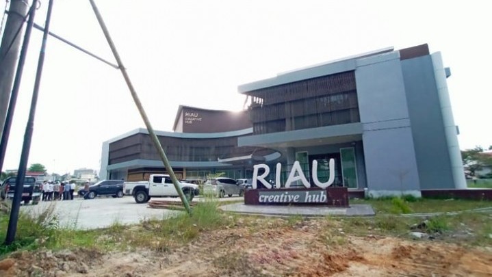 Halte di Depan RCH Jaran Arifin Achmad Pekanbaru akan Dipindah Halte di Depan RCH Jaran Arifin Achmad Pekanbaru akan Dipindah