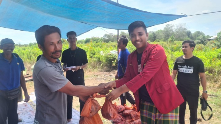 IMM Pekanbaru Berbagi Hewan Kurban di Siak IMM Pekanbaru Berbagi Hewan Kurban di Siak