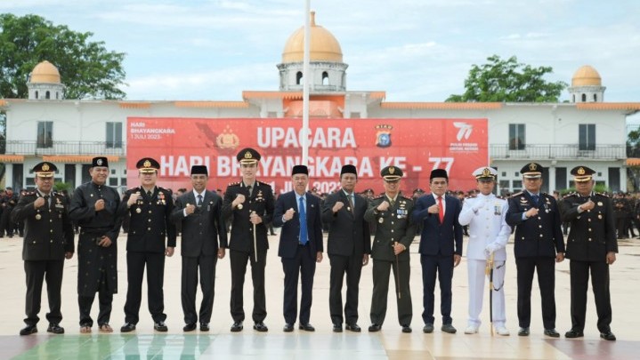 Bupati dan Wabup Rohil Hadiri Upacara Peringatan HUT Bhayangkara ke-77