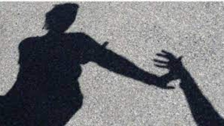 Wanita di Tanjungsengkuang Batam Diserang Pakai Senjata Tajam Wanita di Tanjungsengkuang Batam Diserang Pakai Senjata Tajam
