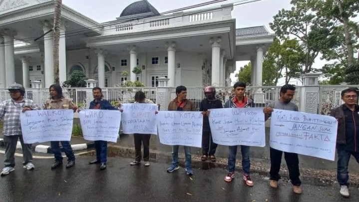 Wartawan di Bukittinggi Gelar Aksi Gegara Wako Ermas Safar Dinilai Batasi Kerja Jurnalis