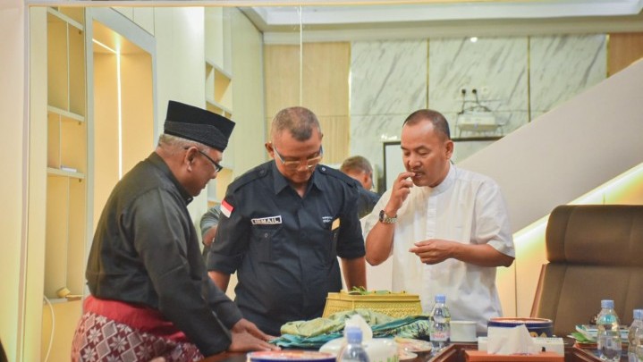 Pj Bupati Kampar Didatangi Ninik Mamak Kenegerian Air Tiris, Ada Pembahasan Penting Pj Bupati Kampar Didatangi Ninik Mamak Kenegerian Air Tiris, Ada Pembahasan Penting