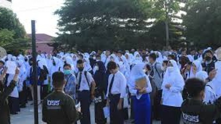 Disdik Sumbar Respons Dugaan Kuota Siluman di PPDB SMA Disdik Sumbar Respons Dugaan Kuota Siluman di PPDB SMA