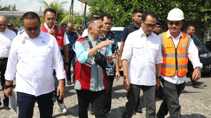 Pelabuhan Domestik dan Internasional Sekupang Dikunjungi Menhub Pelabuhan Domestik dan Internasional Sekupang Dikunjungi Menhub