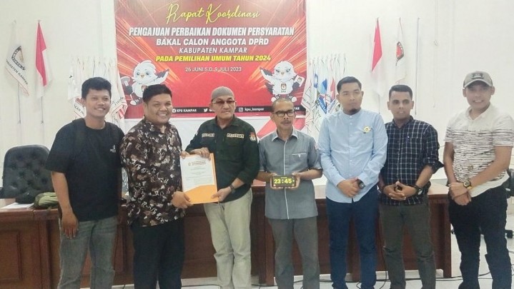 Gerindra Antarkan Berkas Caleg Kab/Kota Ke KPU Kampar, Berharap Menjadi Pemenang di 2024