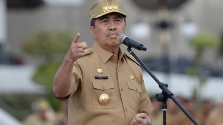 Gubri Syamsuar Minta Camat Sampaikan Kinerja Pemerintah Gubri Syamsuar Minta Camat Sampaikan Kinerja Pemerintah