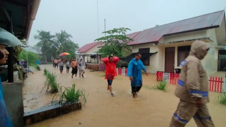 BNPB Salurkan Bantuan Rp250 Juta untuk Penanganan Bencana di Padang BNPB Salurkan Bantuan Rp250 Juta untuk Penanganan Bencana di Padang