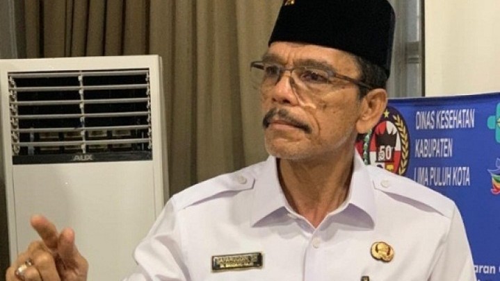 Bupati Limapuluh Berjanji akan Selesaikan Masalah Guru yang Diumpat Murid Sendiri Bupati Limapuluh Berjanji akan Selesaikan Masalah Guru yang Diumpat Murid Sendiri