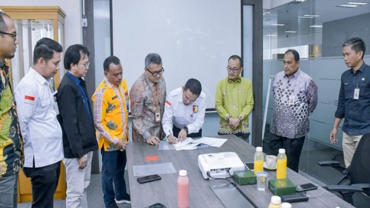 Pj Bupati Kampar Tekankan Keberadaan Dunia Usaha Harus Bermanfaat Bagi Ekonomi Daerah Pj Bupati Kampar Tekankan Keberadaan Dunia Usaha Harus Bermanfaat Bagi Ekonomi Daerah