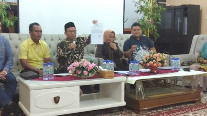 Mosi Tak Percaya Anggota ke Dua Pimpinan DPRD Bengkalis itu Disinyalir Ditunggangi Kepentingan Politik Tertentu