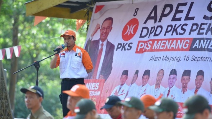 Hendry Munief Berikan Arahan Terkait Pilpres pada Peserta Apel Siaga DPD PKS Pekanbaru