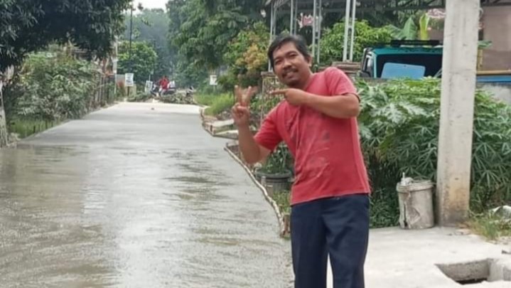H Yuli Akmal SSos Realiasikan Semenisasi Jalan Di Desa Tarai Bangun