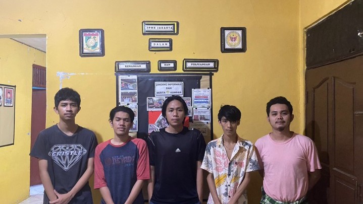 Miris... Kurang Perhatian dari Pemkab, Mahasiswa Kampar Bakal Terusir dari Asramanya Miris... Kurang Perhatian dari Pemkab, Mahasiswa Kampar Bakal Terusir dari Asramanya