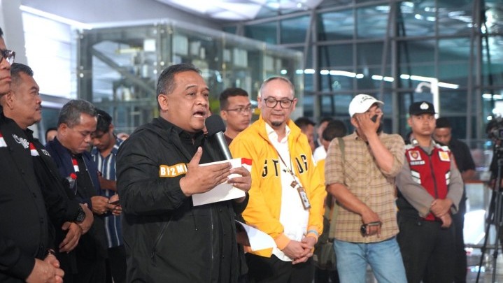 Kepala BP2MI Kawal Langsung Pelepasan 419 PMI dari Senayan-Bandara Soekarno Hatta