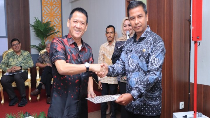 Asisten I Setda Ahmad Yuzar Ditunjuk Sebagai Plh Sekda oleh Pj Bupati Kampar Asisten I Setda Ahmad Yuzar Ditunjuk Sebagai Plh Sekda oleh Pj Bupati Kampar