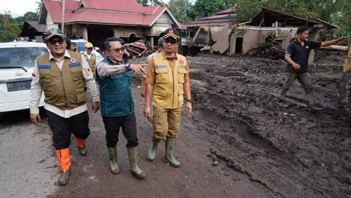 Kepala BNPB Rapat Koordnasi Dengan Kepala Daerah Se-Sumbar, Beri Arahan ini Kepala BNPB Rapat Koordnasi Dengan Kepala Daerah Se-Sumbar, Beri Arahan ini