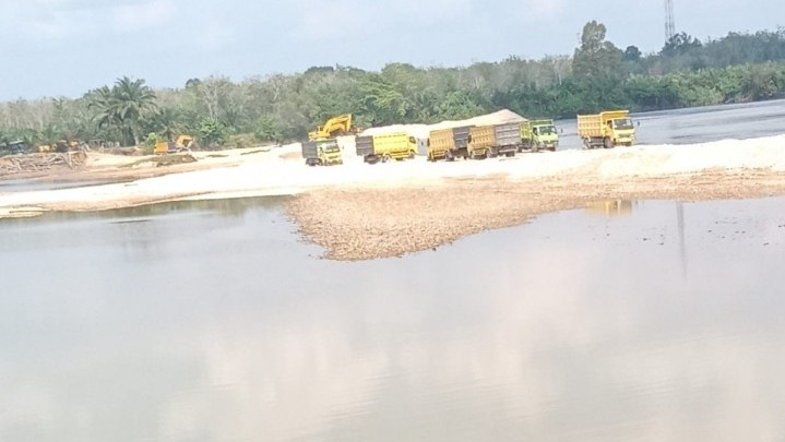 Galian C di Pinggir Sungai Subayang Resahkan Warga Padang Sawah dan Kuntu, Rusak Jalan dan Sungai Galian C di Pinggir Sungai Subayang Resahkan Warga Padang Sawah dan Kuntu, Rusak Jalan dan Sungai