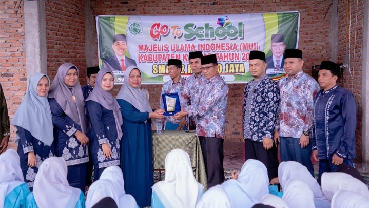 MUI Kampar Go to School: Sekolah Berperan Mempersiapkan Generasi Bertaqwa dan Berkualitas MUI Kampar Go to School: Sekolah Berperan Mempersiapkan Generasi Bertaqwa dan Berkualitas