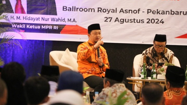 Syahrul Aidi Dampingi Hidayat Nurwahid, Wakil Ketua MPR RI, Sosialisasi Empat Pilar di Pekanbaru Syahrul Aidi Dampingi Hidayat Nurwahid, Wakil Ketua MPR RI, Sosialisasi Empat Pilar di Pekanbaru