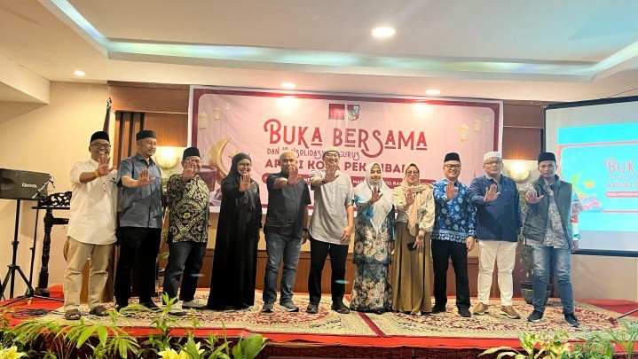GM Pelindo Regional 1 Pekanbaru Ikut Buka Puasa Bersama APSAI Kota Pekanbaru, Siap Kolaborasi untuk Pemenuhan Hak Anak GM Pelindo Regional 1 Pekanbaru Ikut Buka Puasa Bersama APSAI Kota Pekanbaru, Siap Kolaborasi untuk Pemenuhan Hak Anak