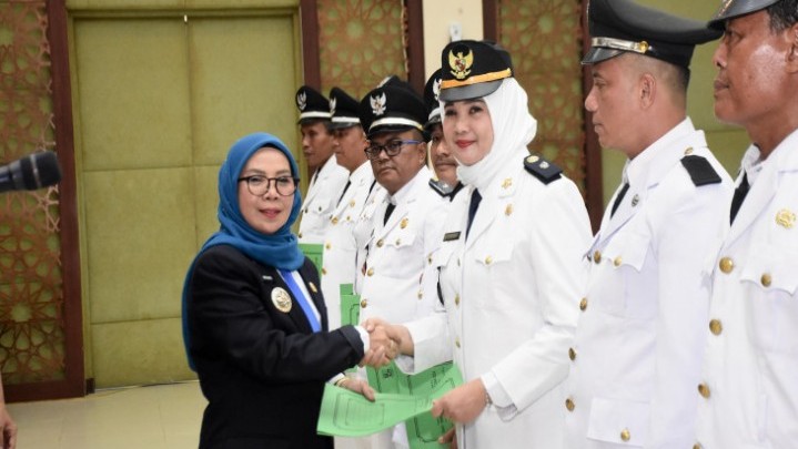 Wabup Kampar Lantik 12 Pj. Kades Baru, Minta Bekerja Sepenuh Hati