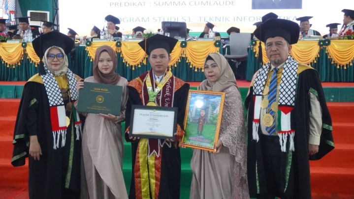 Umri Wisuda 388 Mahasiswa, Thahirudin Peraih Predikat Summa Cumlaude dengan IPK 3,99