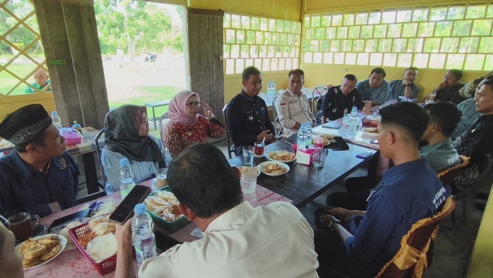 Bupati Kampar Silaturahmi dengan Anggota PWI, Sebut Pentingnya Peran Wartawan Bupati Kampar Silaturahmi dengan Anggota PWI, Sebut Pentingnya Peran Wartawan