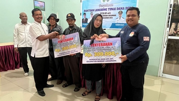 Pemerintah Desa Api-Api Kembali Salurkan BLT Tahap II kepada 39 KPM, Bagian Program Bermasa Pemerintah Desa Api-Api Kembali Salurkan BLT Tahap II kepada 39 KPM, Bagian Program Bermasa