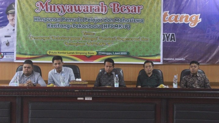 Saat Mubes HPPMK-P, Samsuri Daris Berpesan agar Mahasiswa Keritang Serius Kuliah dan Berorganisasi Saat Mubes HPPMK-P, Samsuri Daris Berpesan agar Mahasiswa Keritang Serius Kuliah dan Berorganisasi