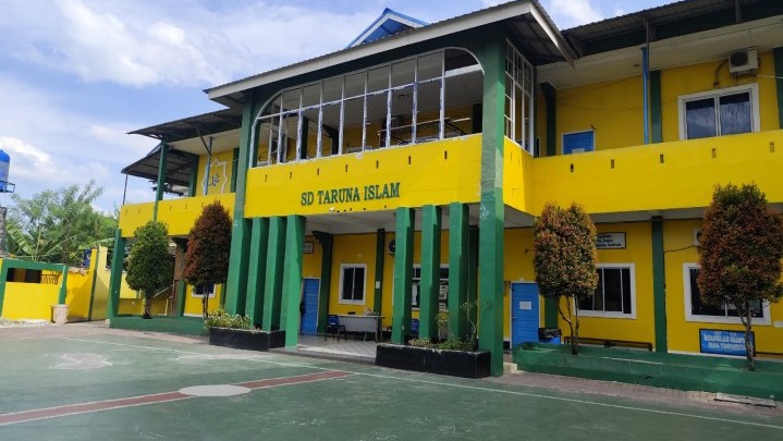 Data Dapodik Kacau, Orang Tua Siswa SD Taruna Pekanbaru Mengamuk! Anak Tak Bisa Daftar SMP, Masa Depan Terancam