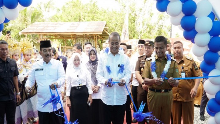 Bupati Kampar dan Kedeputian V Kantor Staf Presiden Kunjungi Dapur MBG Siberuang, Ahmad Yuzar Apresiasi Program MBG di Kampar