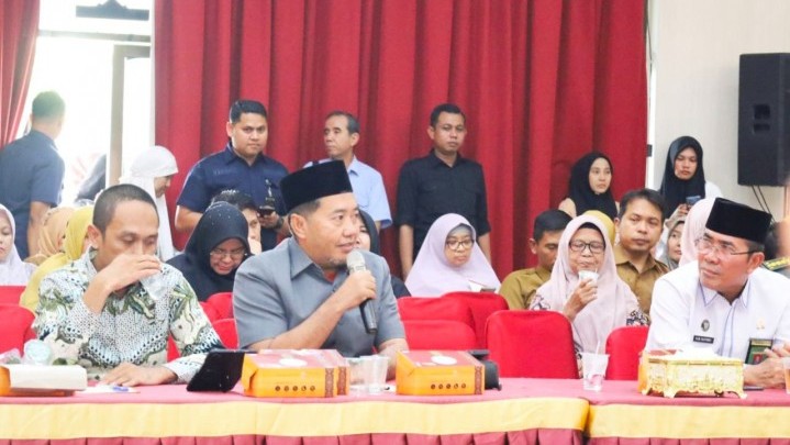 Musrenbang RPJMD, Adam Syafaat Sampaikan Langsung Tiga Poin Penting ke Gubernur Riau: Perbaikan Jembatan Rohul, Irigasi, Hingga Kebun Kelapa Musrenbang RPJMD, Adam Syafaat Sampaikan Langsung Tiga Poin Penting ke Gubernur Riau: Perbaikan Jembatan Rohul, Irigasi, Hingga Kebun Kelapa