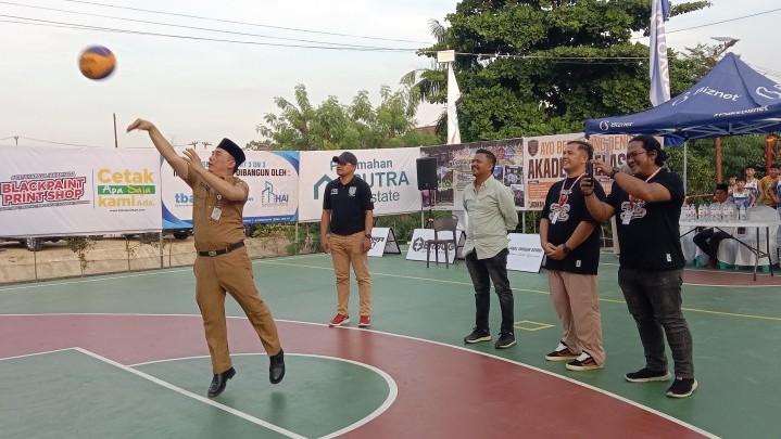 Kadispora Pekanbaru Hazli Resmi Buka Turnamen Basket Riau 3 on 3 Selasar Cup 2025 Kadispora Pekanbaru Hazli Resmi Buka Turnamen Basket Riau 3 on 3 Selasar Cup 2025
