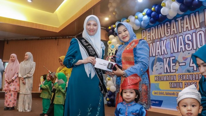 Sulastri Agung Apresiasi Kegiatan Hari Anak Nasional di Kecamatan Pekanbaru Kota Sulastri Agung Apresiasi Kegiatan Hari Anak Nasional di Kecamatan Pekanbaru Kota