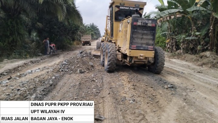 Samsuri Daris Gerak Nyata, Cepat  dan Tepat: Perbaikan 3 Ruas Jalan Provinsi di Inhil Akhirnya Terealisasi