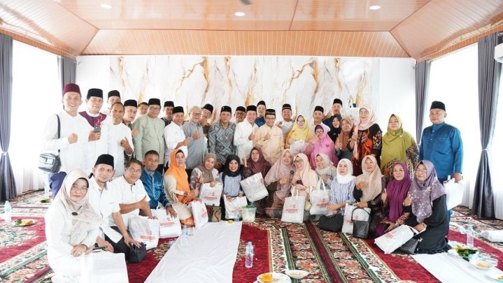 Di Hadapan Tokoh Kuansing Pekanbaru, Hendry Munief Sebut Siap Dukung Pengembangan Even Budaya Pacu Jalur Di Hadapan Tokoh Kuansing Pekanbaru, Hendry Munief Sebut Siap Dukung Pengembangan Even Budaya Pacu Jalur